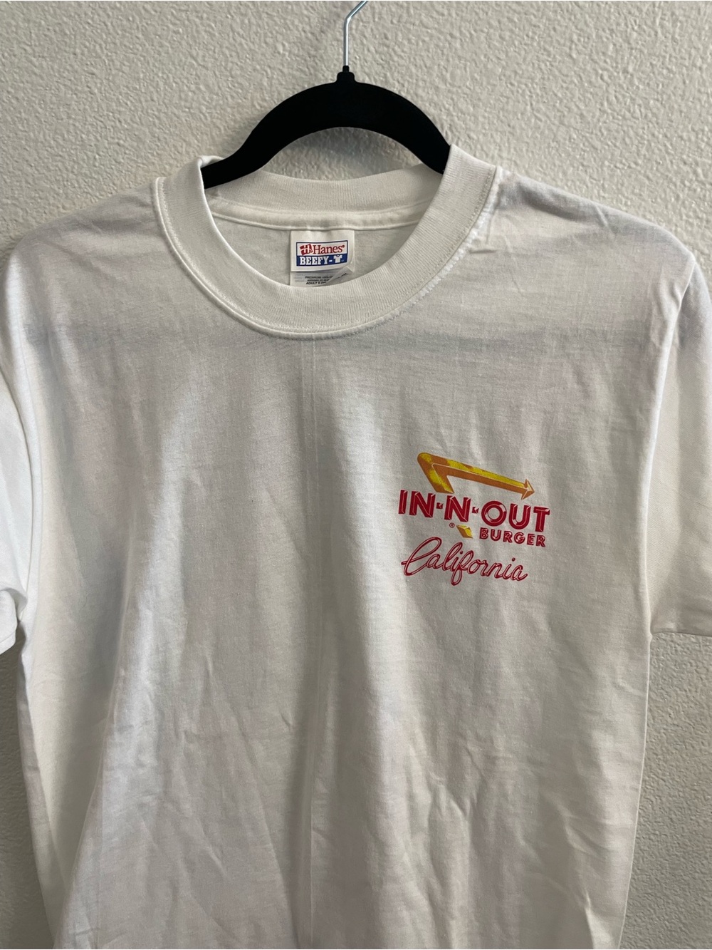 In-N-Out Burger California Corvette Graphic Tee Vintage 2001 Hanes Beefy-T